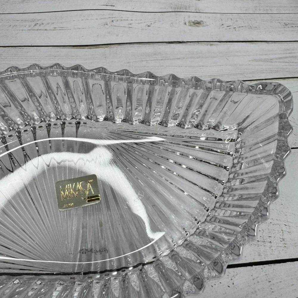 Mikasa Diamond Fire Crystal Glass‎ Covered Trinket Box Leaf Shape WY247/930